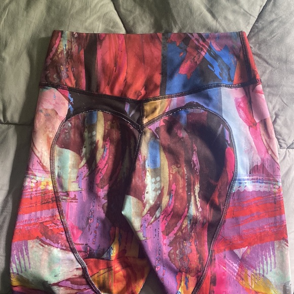 S Multi-Color Athletic Capri | Nina B. Roze | Heart Butt Legging - Picture 5 of 5